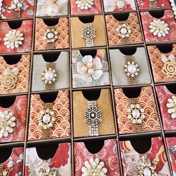 Selection of two bling 25 drawers in Red theme or Lavender theme